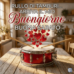 GIF buongiorno buon sabato con sole sorridente, caffè caldo e messaggio positivo per iniziare il weekend con energia e felicità