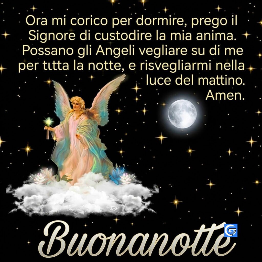 Angelo su nuvola con luna e stelle e scritta Buonanotte e preghiera in italiano.