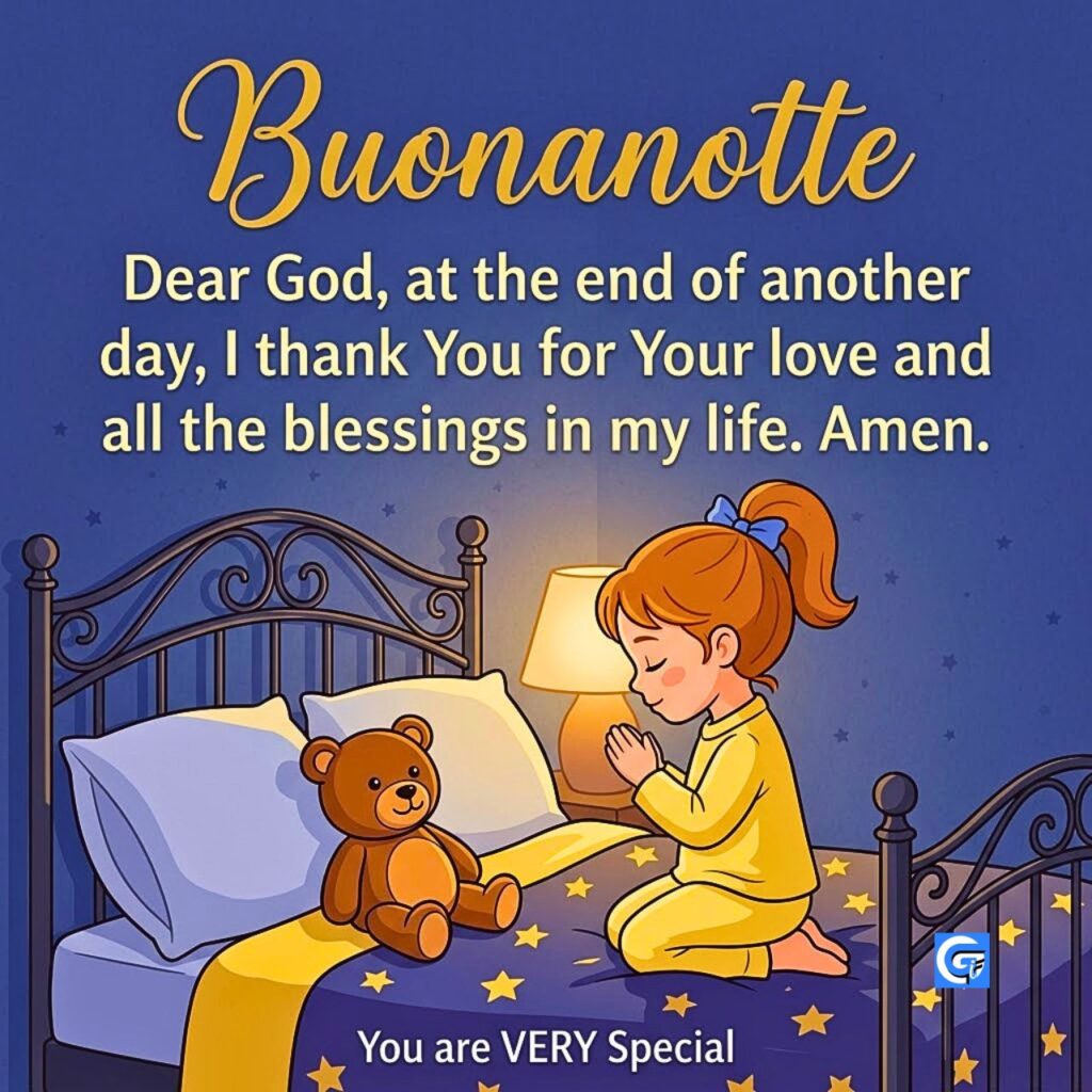 Bambina inginocchiata in preghiera a letto con un orsacchiotto, testo Buonanotte e preghiera.